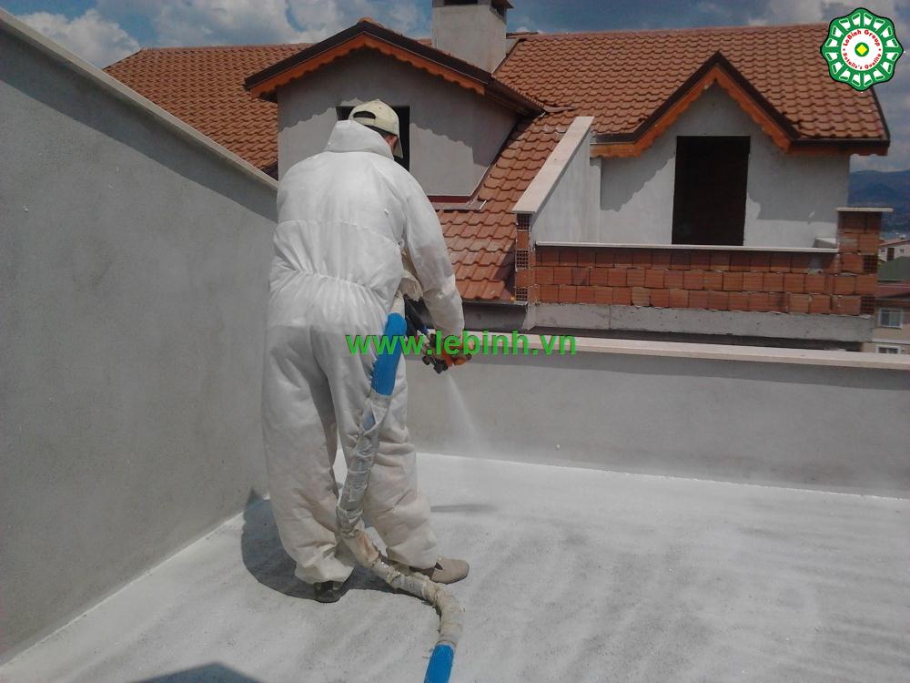 Phân Tích Ưu Và Nhược Điểm Của Vật Liệu POLYUREA 2 phun vat lieu polyurea 2018 08 08 152308